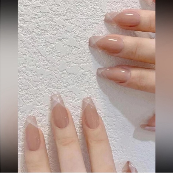 24 piece Nude French Tip Coffin Shape Press on Nails - Picture 1 of 11